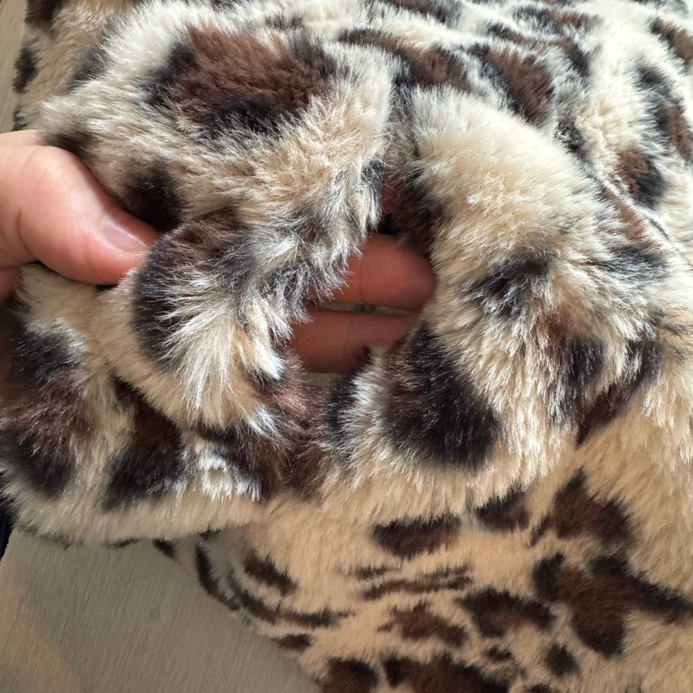 Leopard scarf - Picture 2 of 4